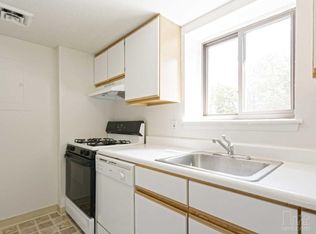 4 Larkspur Way APT 1, Natick, MA 01760