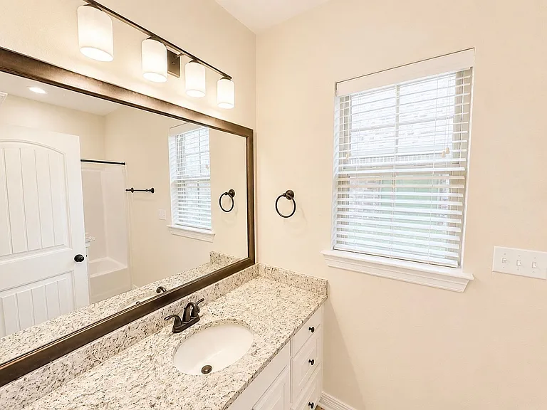 922 Antler Dr — Photo 11