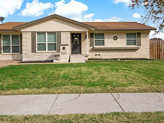 5th image of 2302 Lagoon Dr