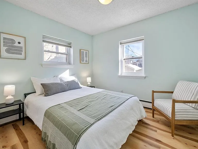 2747 Dupont Ave S #201 — Photo 9