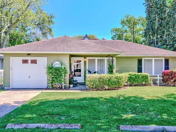 6030 Jackson St, Groves, TX 77619