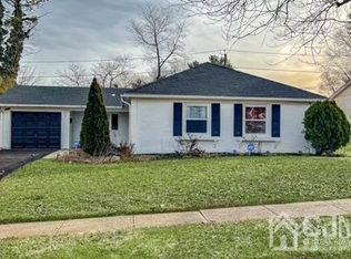 70 Pinafore Ln, Willingboro, NJ 08046