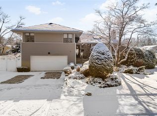 98 Birchwood Park Drive, Jericho, NY 11753