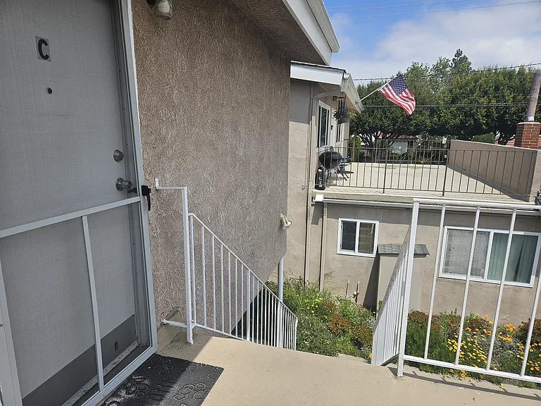21007 Ladeene Ave #C — Photo 20
