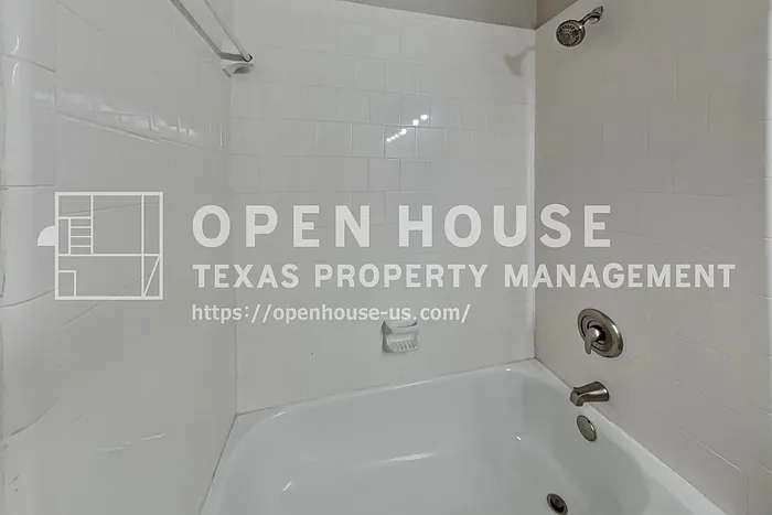 2906 Saint Vincent Dr — Photo 17
