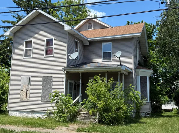 212 W Porter St, Albion, MI 49224