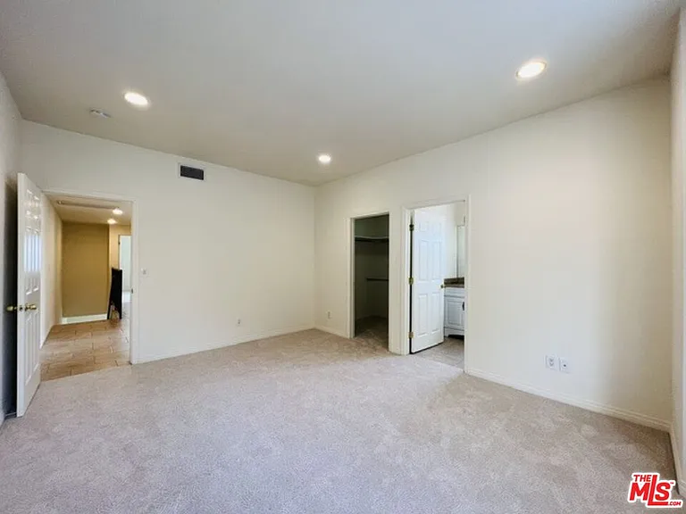 520 Columbia Ave — Photo 5