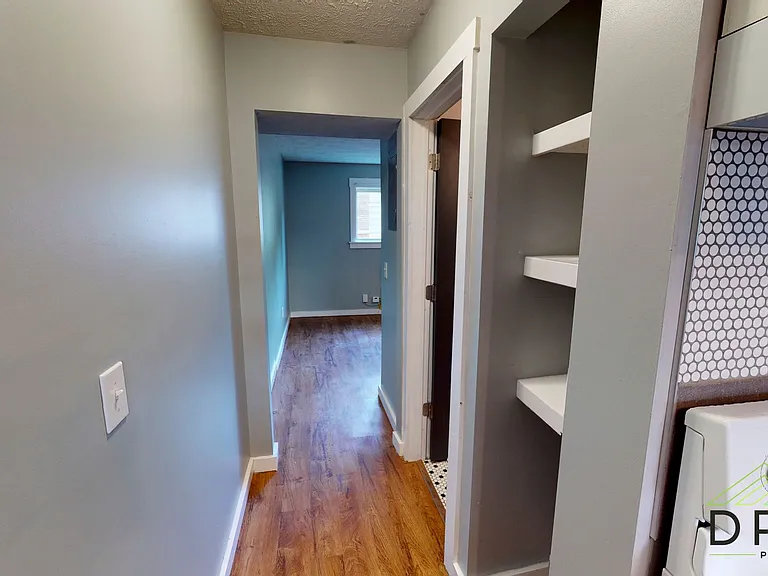 326 E Hillsdale St #8 — Photo 9