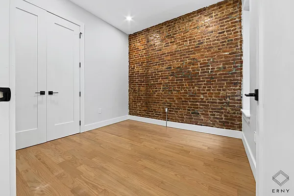 Rented by ERNY LLC | media 13