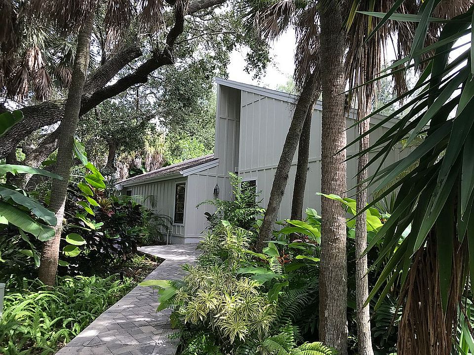 1st image of 752 Tropical Cir