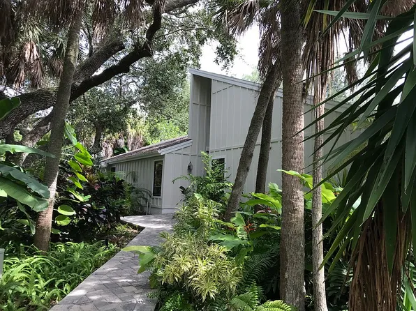 752 Tropical Cir, Sarasota, FL 34242