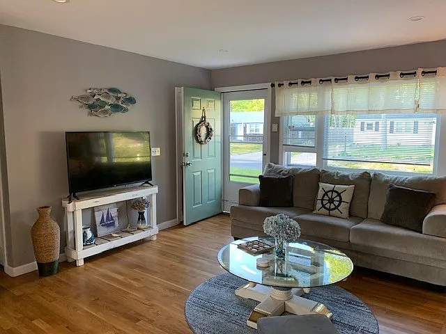 2 bed, 1300 sqft, $2,500 — Photo 4