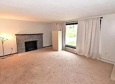 3 bed, 2302 sqft, $2,300 — Photo 4