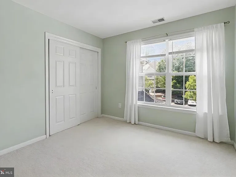 16 Shelley Cir — Photo 36