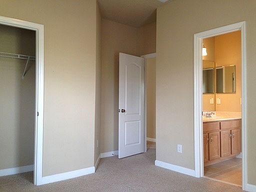 2nd image of 1547 Hanks Ave