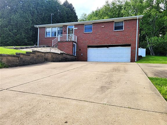 2nd image of 124 Sunny Ln
