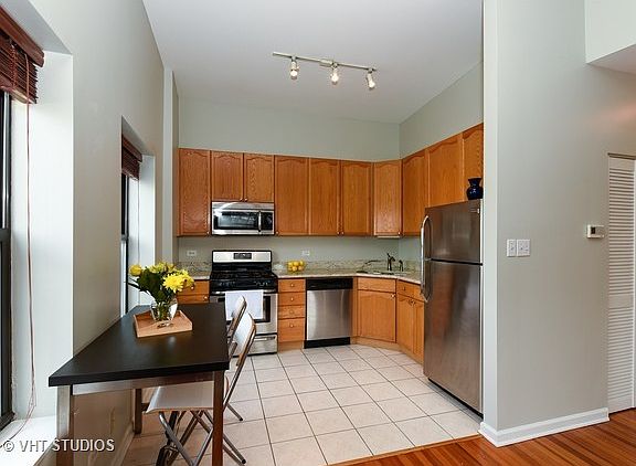 4th image of 4849 N Ravenswood Ave APT 3N
