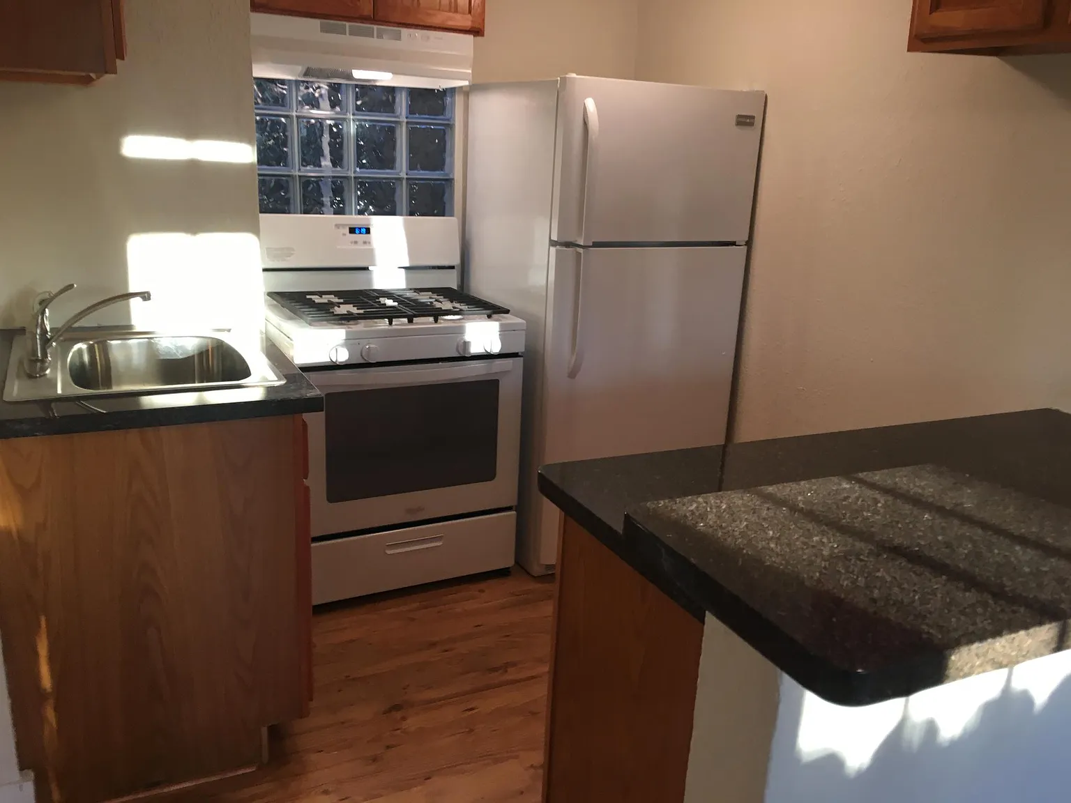 Studio, 550 sqft, $1,000 — Photo 4