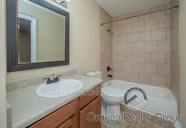 Lakeridge Apartments — Photo 96
