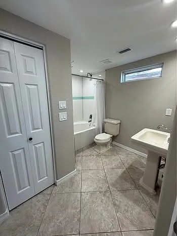 42 Sandalwood St #B — Photo 9