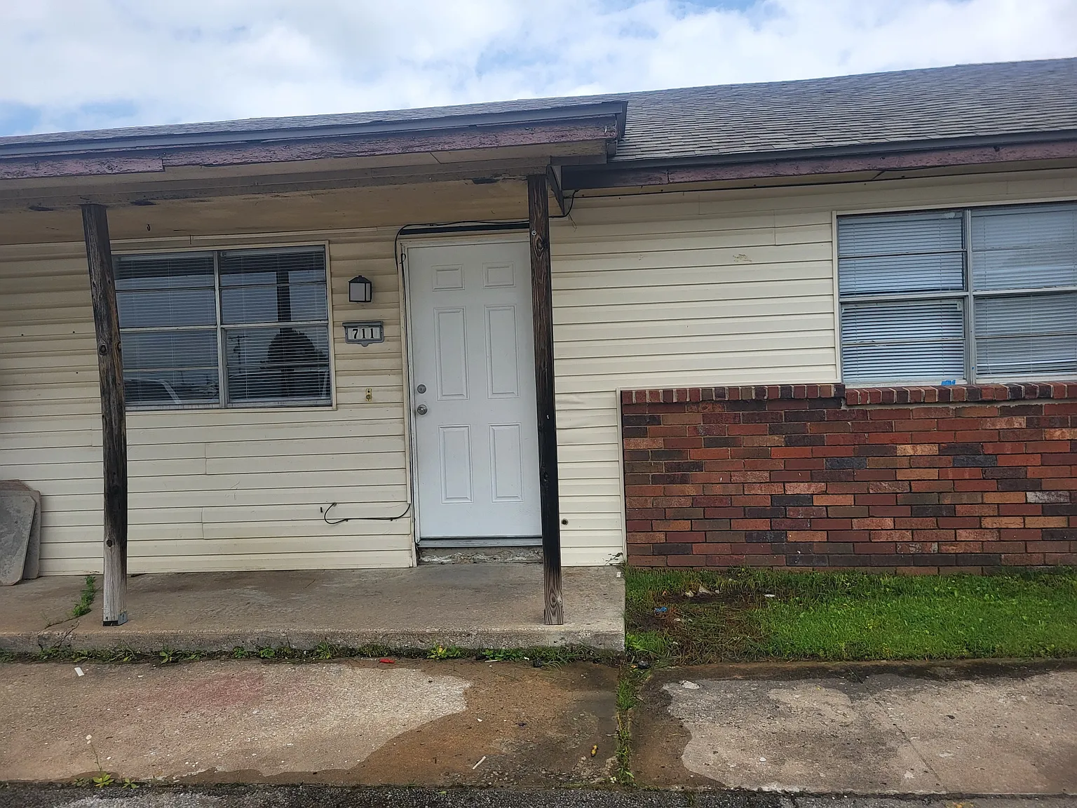2 bed, 1200 sqft, $850 — Photo 1