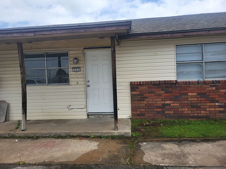 1st image of 711 N 14th St