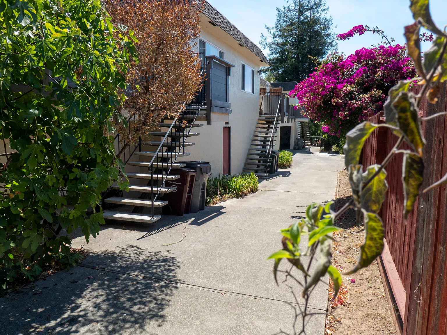 2861 Carmel St — Photo 2