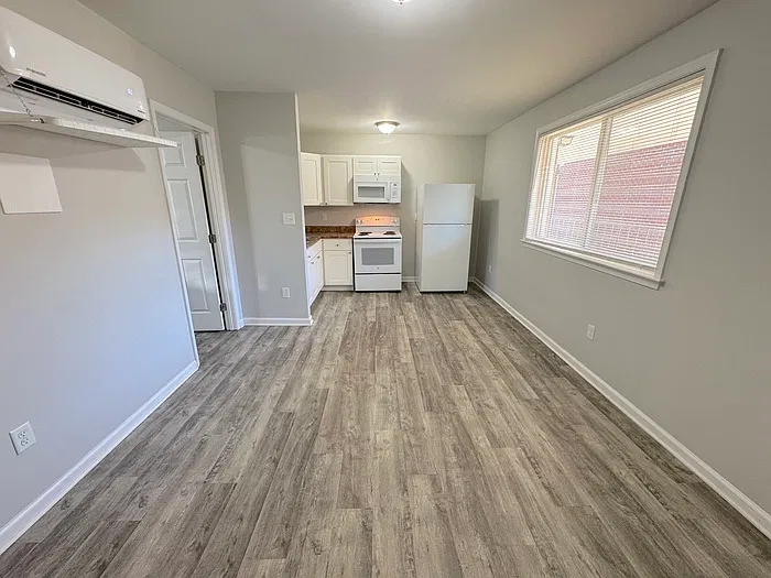 852 Little Bay Ave — Photo 4