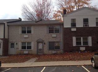 24 Surrey Ln #D, Torrington, CT 06790