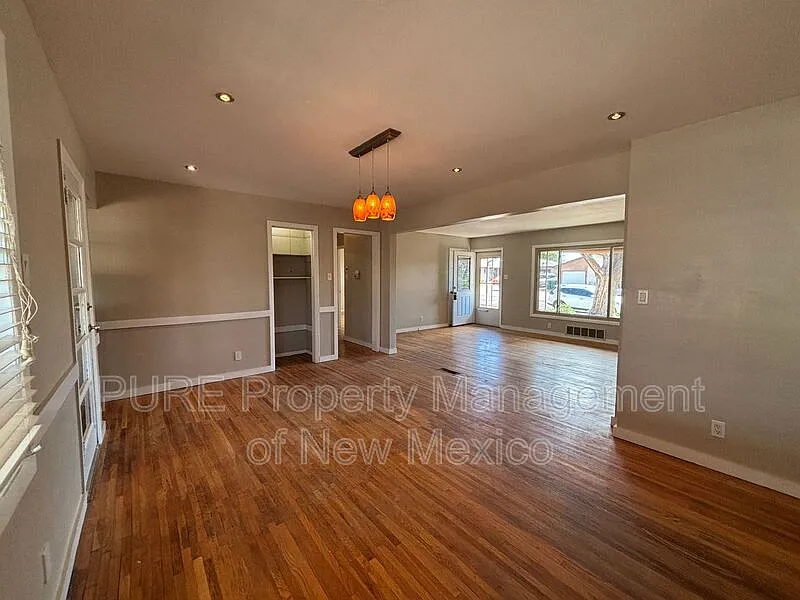 4 bed, 2.0 bath, $1,950 — Photo 2