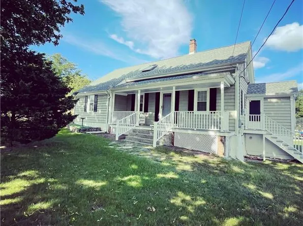 215 Turnpike Ave, Portsmouth, RI 02871