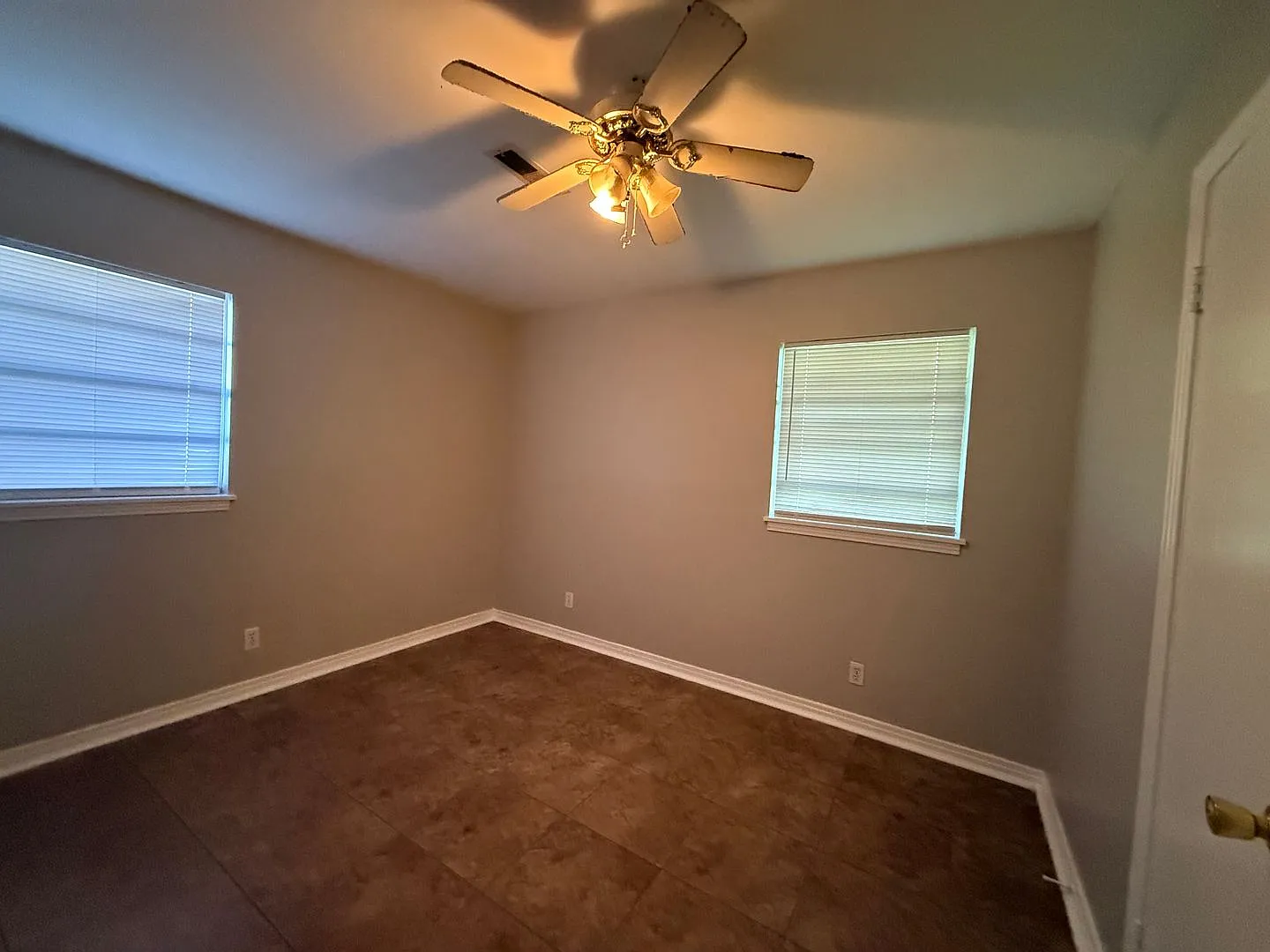 Charming 3-Bedroom Home in Convenient Florence Location! — Photo 2