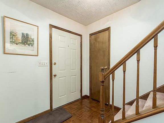 4th image of 385 Howland Dr