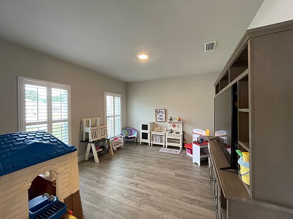 20230424_140931093_iOS_05102023