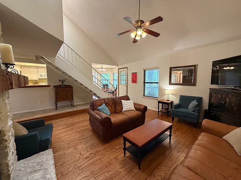 11300 Oak View Dr — Photo 4