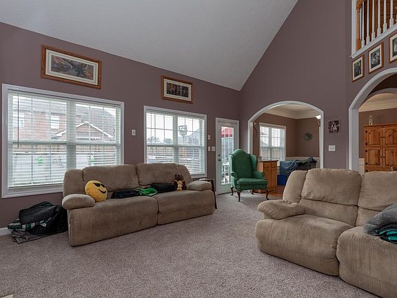 4th image of 821 Chaqueta Ct