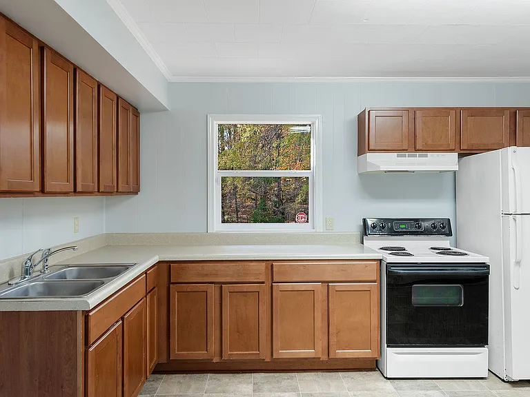 3516 Four Seasons Dr — Photo 3