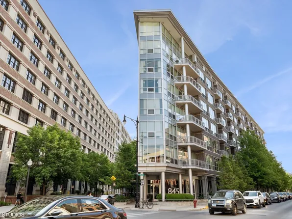 845 N Kingsbury St Unit 304, Chicago, IL 60610