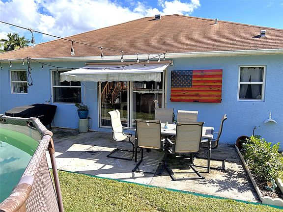 5th image of 3043 SE Banyan Street