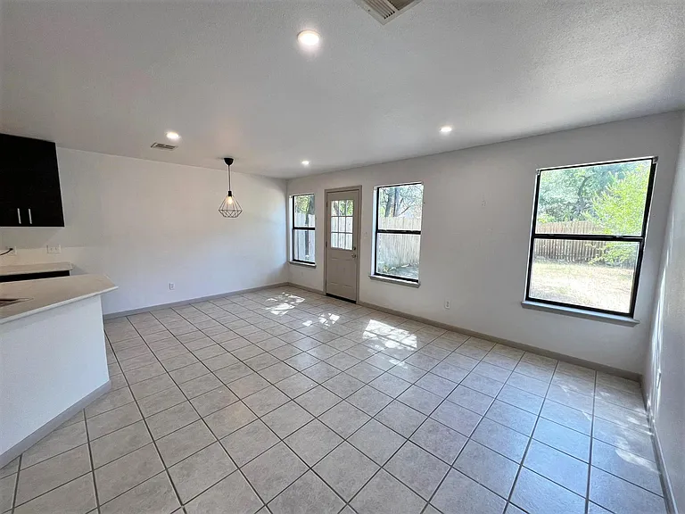 9708 Sugar Hill Dr #B — Photo 6