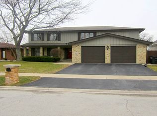 18401 Carriage Lane, Lansing, IL 60438