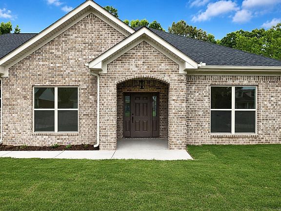 3rd image of 357 Regal Oaks Cir