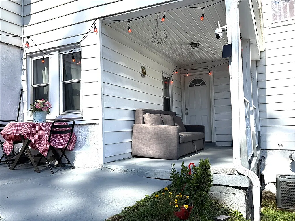 61 Pointview Rd — Photo 3