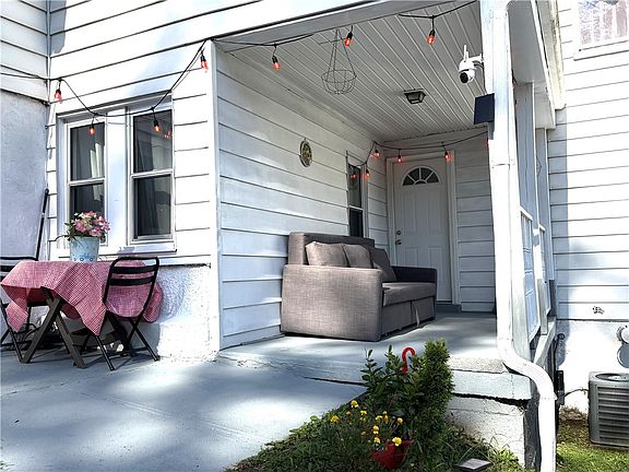 3rd image of 61 Pointview Rd Unit A