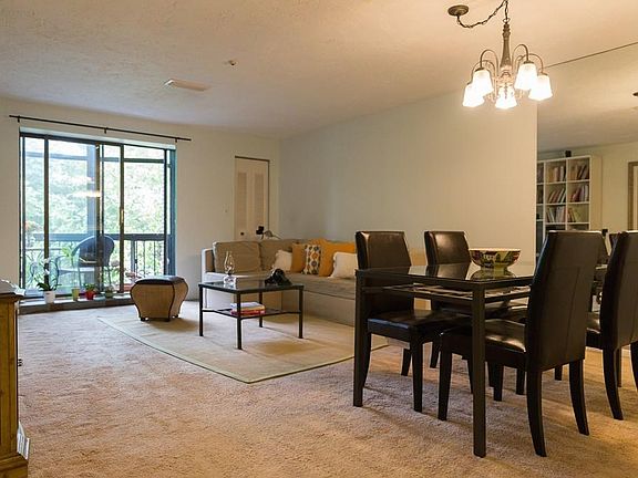4th image of 34 South St Unit 106