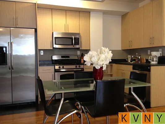 Rented by KVNY Soho | media 50