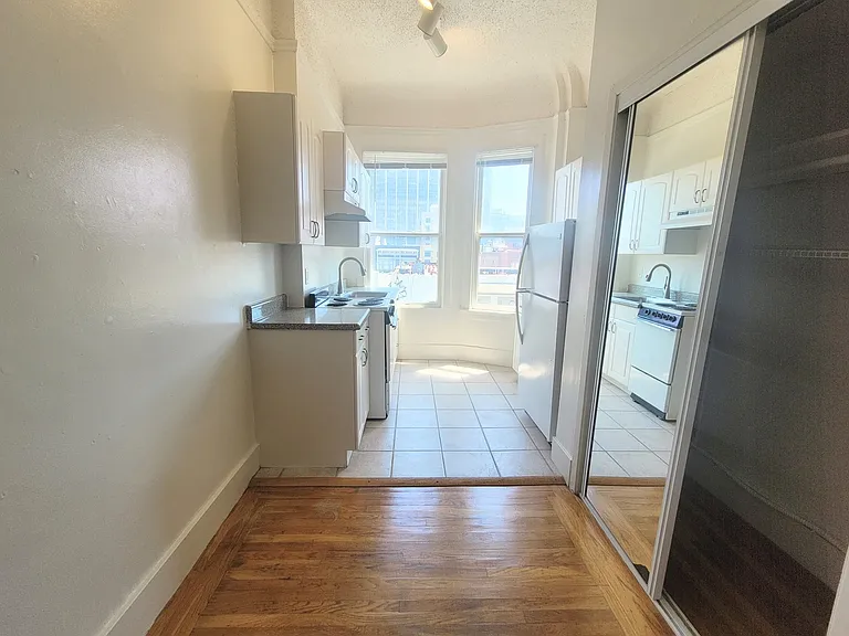 851 OFarrell Street — Photo 7