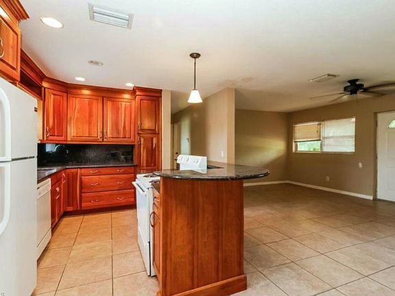 5th image of 27427 Sunset Dr