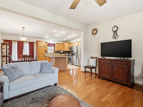 5th image of 465 Peach St