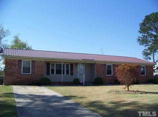 1927 Shiloh Dr, Fayetteville, NC 28304